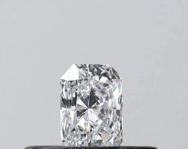 0.20ct Radiant Lab Grown Diamond (Colour D, Clarity VS1, IGI Certified)
