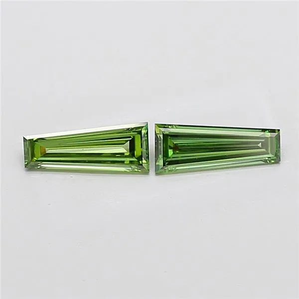 0.42ct Baguette Lab Grown Diamond (Colour Fancy Vivid Green, Clarity VS1, IGI Certified)