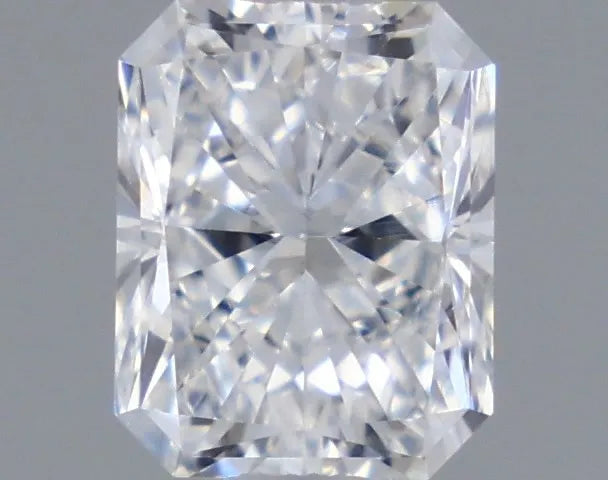 0.48ct Radiant Lab Grown Diamond (Colour E, Clarity VVS2, IGI Certified)