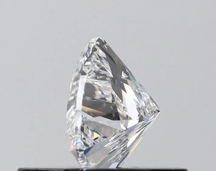 0.56ct Heart Lab Grown Diamond (Colour D, Clarity VVS2, IGI Certified)