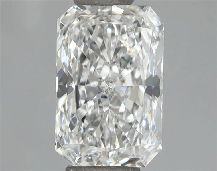 0.74ct Radiant Lab Grown Diamond (Colour E, Clarity VVS2, IGI Certified)