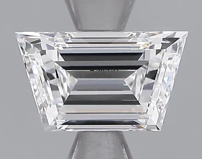 0.84ct Trapeze Lab Grown Diamond (Colour E, Clarity VS1, IGI Certified)