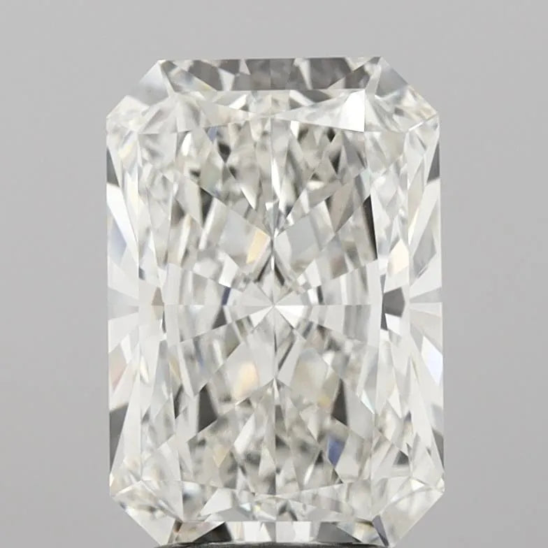 3.10ct Radiant Lab Grown Diamond (Colour G, Clarity VVS2, IGI Certified)