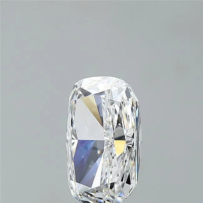 2.41ct Cushion modified Lab Grown Diamond (Colour D, Clarity VVS2, IGI Certified)