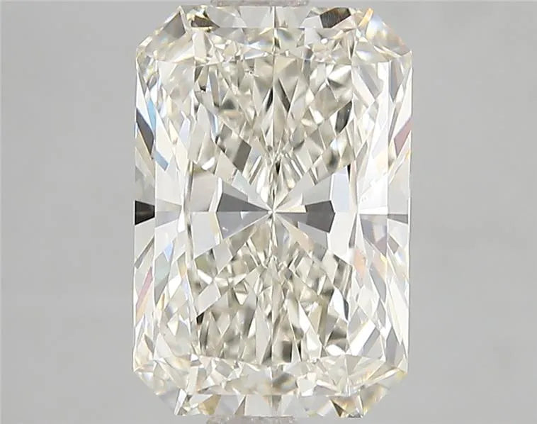3.52ct Radiant Lab Grown Diamond (Colour H, Clarity VS2, IGI Certified)
