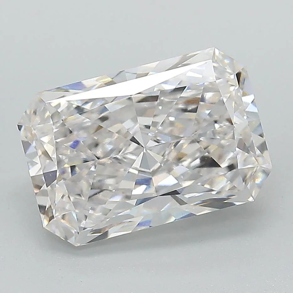 3.59ct Radiant Lab Grown Diamond (Colour G, Clarity VVS1, IGI Certified)
