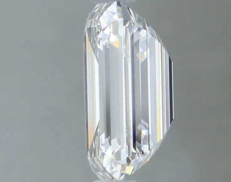 2.20ct Emerald Lab Grown Diamond (Colour E, Clarity VVS2, Cut EX, IGI Certified)