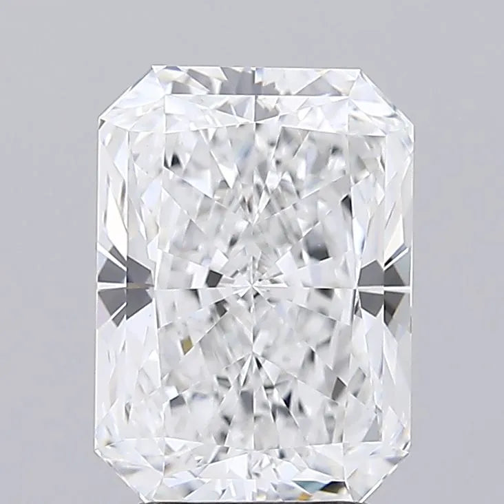 3.52ct Radiant Lab Grown Diamond (Colour E, Clarity VVS2, IGI Certified)