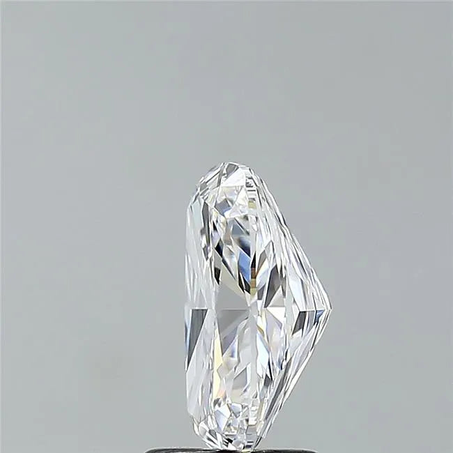 2.20ct Cushion modified Lab Grown Diamond (Colour D, Clarity VVS2, IGI Certified)