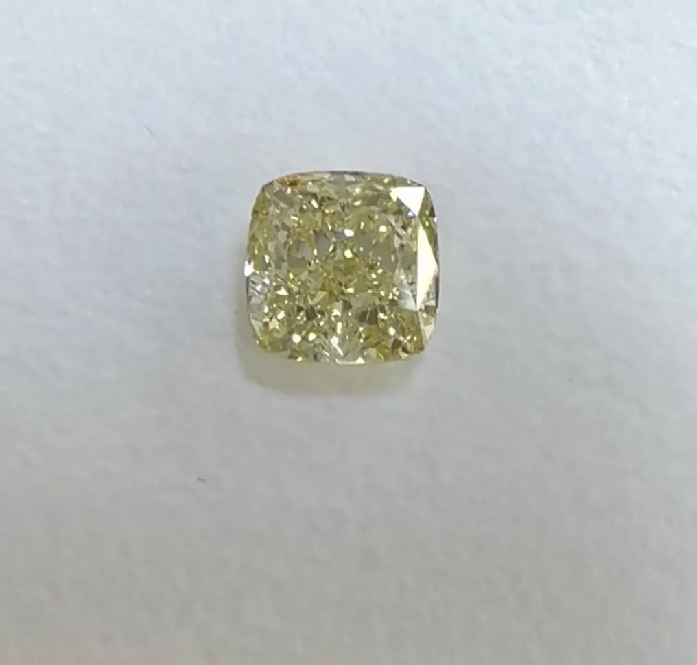 1.55ct Cushion brilliant Natural Diamond (Colour Fancy Brownish Yellow, Clarity VVS2, GIA Certified)