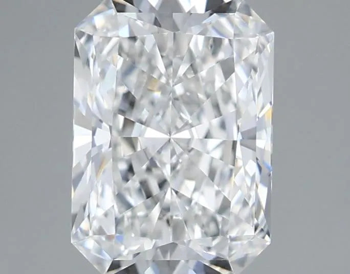 1.58ct Radiant Lab Grown Diamond (Colour E, Clarity VVS2, IGI Certified)
