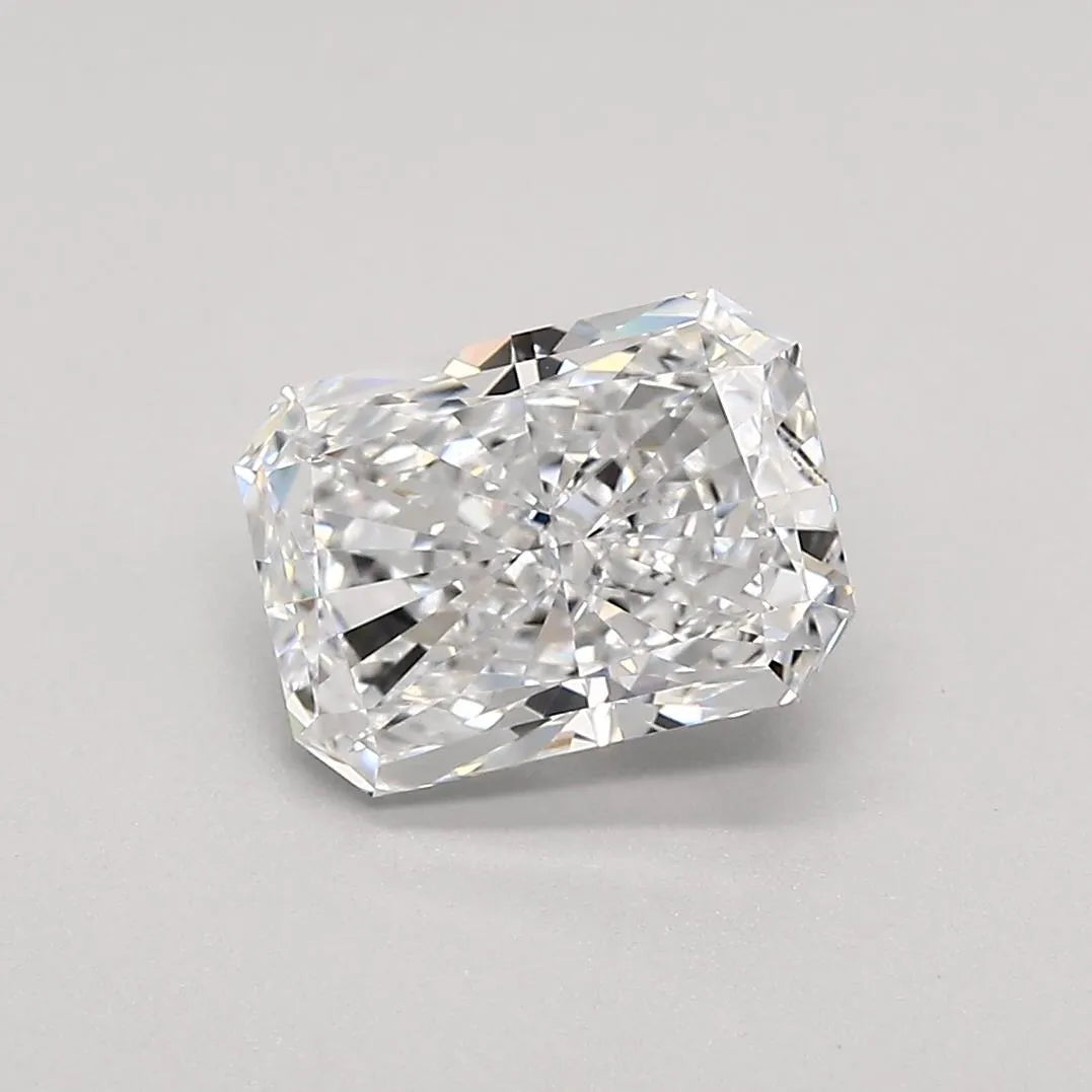1.58ct Radiant Lab Grown Diamond (Colour E, Clarity VVS2, IGI Certified)