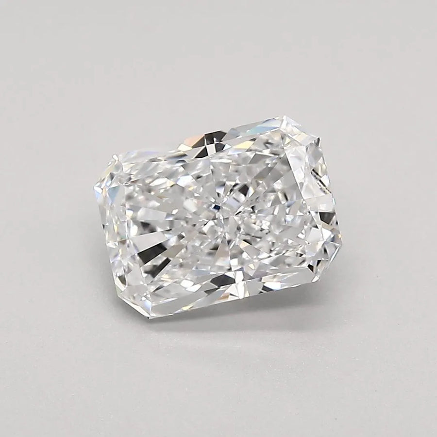 1.58ct Radiant Lab Grown Diamond (Colour E, Clarity VVS2, IGI Certified)