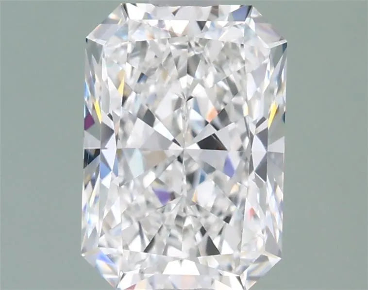 1.73ct Radiant Lab Grown Diamond (Colour E, Clarity VS1, IGI Certified)