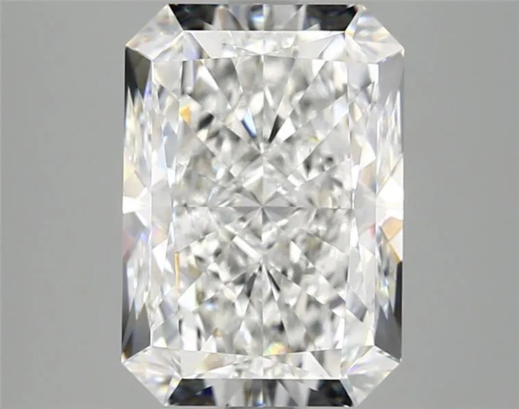 4.04ct Radiant Lab Grown Diamond (Colour E, Clarity VVS2, IGI Certified)