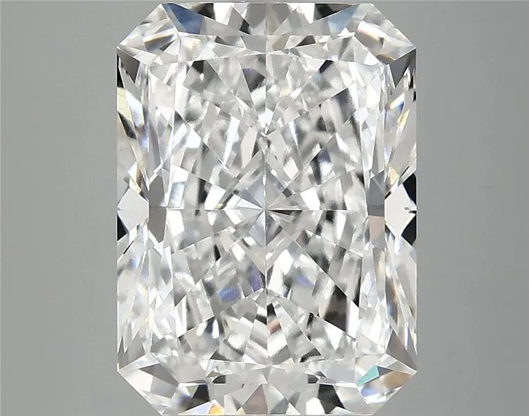 5.01ct Radiant Lab Grown Diamond (Colour E, Clarity VVS2, IGI Certified)