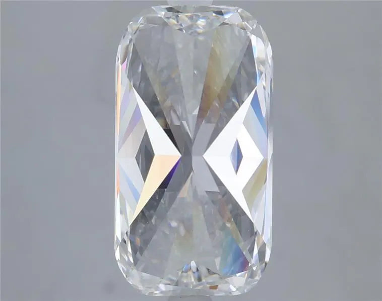 3.39ct Cushion modified Lab Grown Diamond (Colour E, Clarity VVS2, IGI Certified)