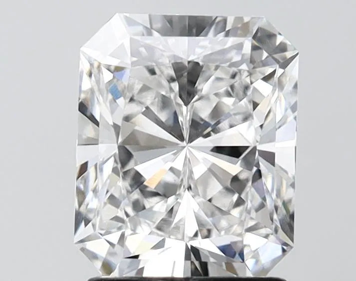 1.89ct Radiant Lab Grown Diamond (Colour E, Clarity VVS2, IGI Certified)
