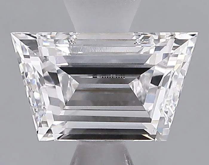 0.89ct Trapeze Lab Grown Diamond (Colour E, Clarity VS1, IGI Certified)