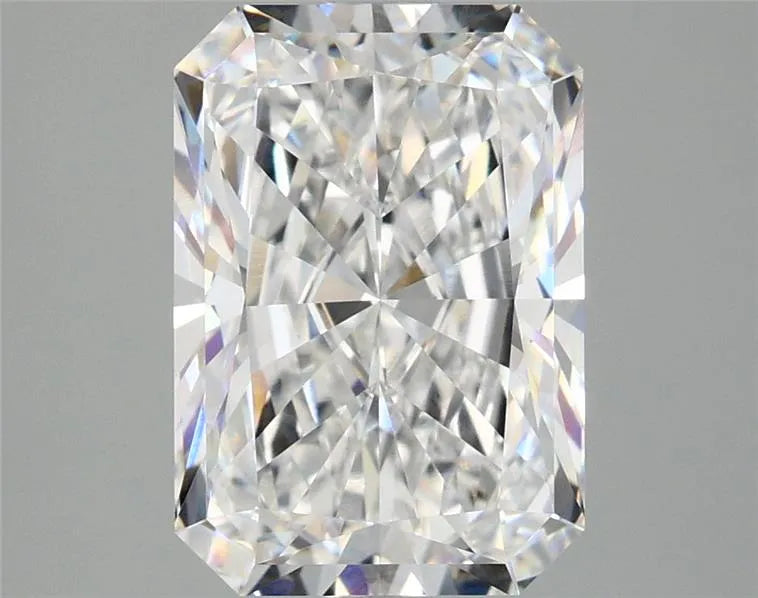 3.09ct Radiant Lab Grown Diamond (Colour E, Clarity VVS2, IGI Certified)