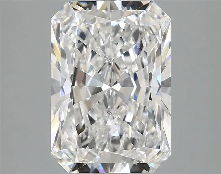 3.09ct Radiant Lab Grown Diamond (Colour E, Clarity VVS2, IGI Certified)