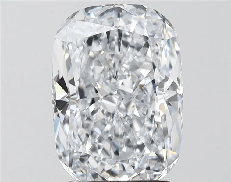 3.01ct Cushion modified Lab Grown Diamond (Colour E, Clarity VVS2, IGI Certified)