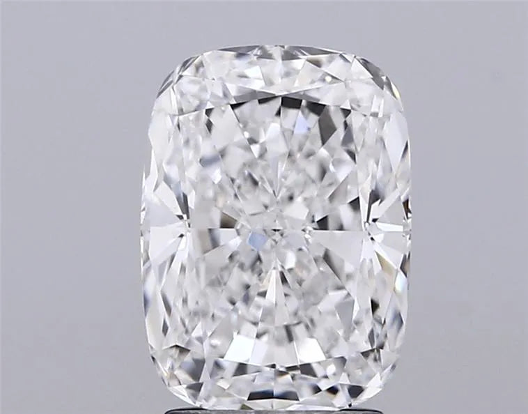 3.09ct Cushion modified Lab Grown Diamond (Colour E, Clarity VVS2, IGI Certified)
