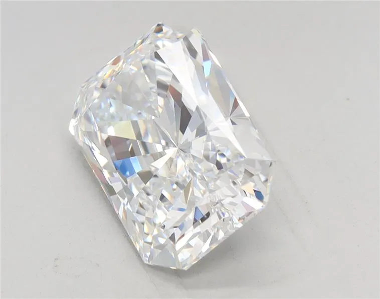 2.73ct Radiant Lab Grown Diamond (Colour D, Clarity VVS1, GIA Certified)