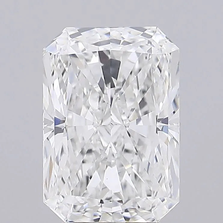 3.96ct Radiant Lab Grown Diamond (Colour E, Clarity VVS2, IGI Certified)