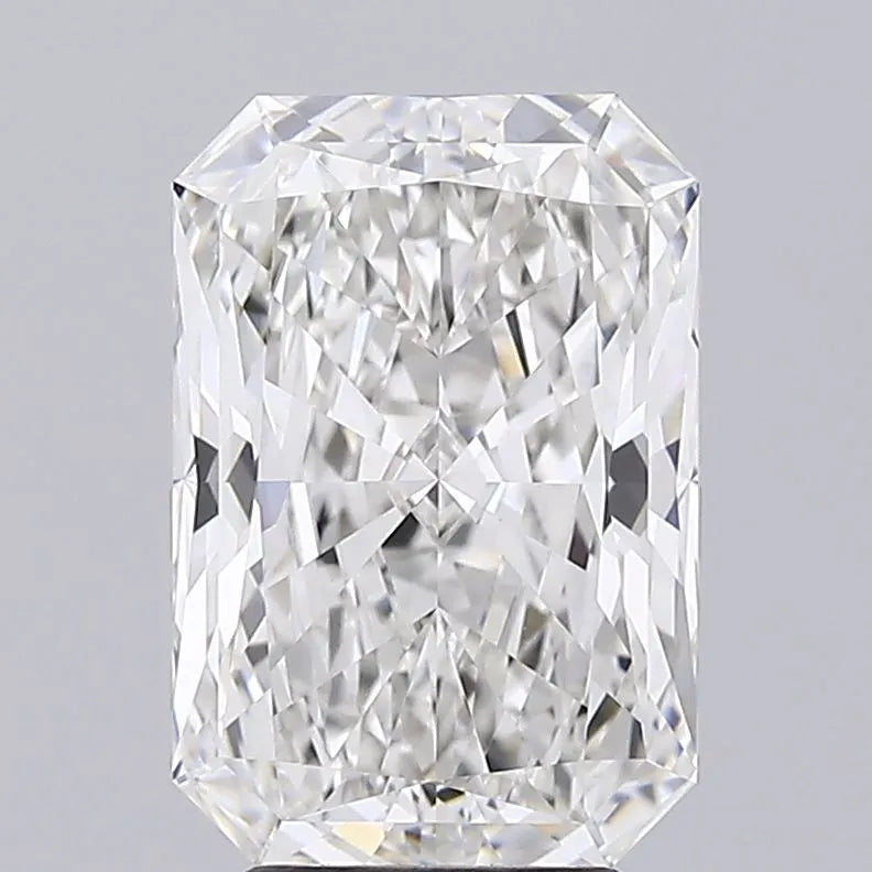 4.03ct Radiant Lab Grown Diamond (Colour G, Clarity VVS2, IGI Certified)