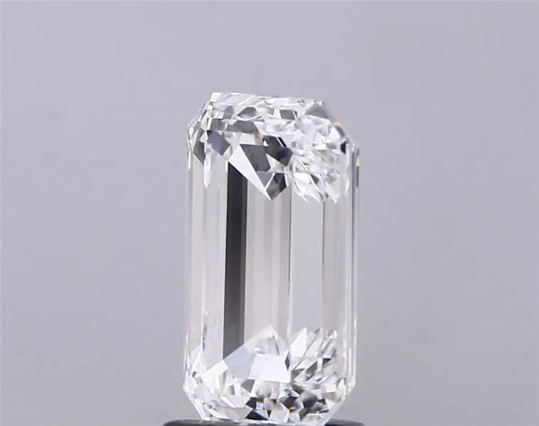 2.00ct Emerald Lab Grown Diamond (Colour D, Clarity VVS2, IGI Certified)