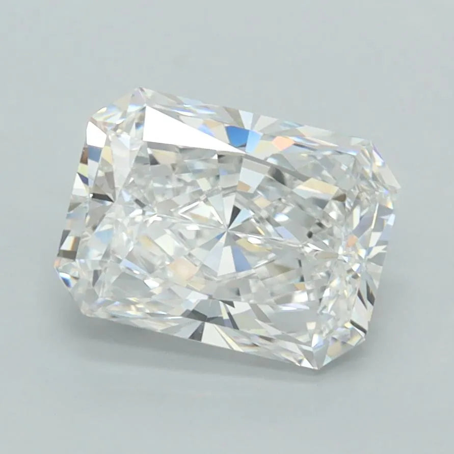 2.26ct Radiant Lab Grown Diamond (Colour E, Clarity VVS2, IGI Certified)