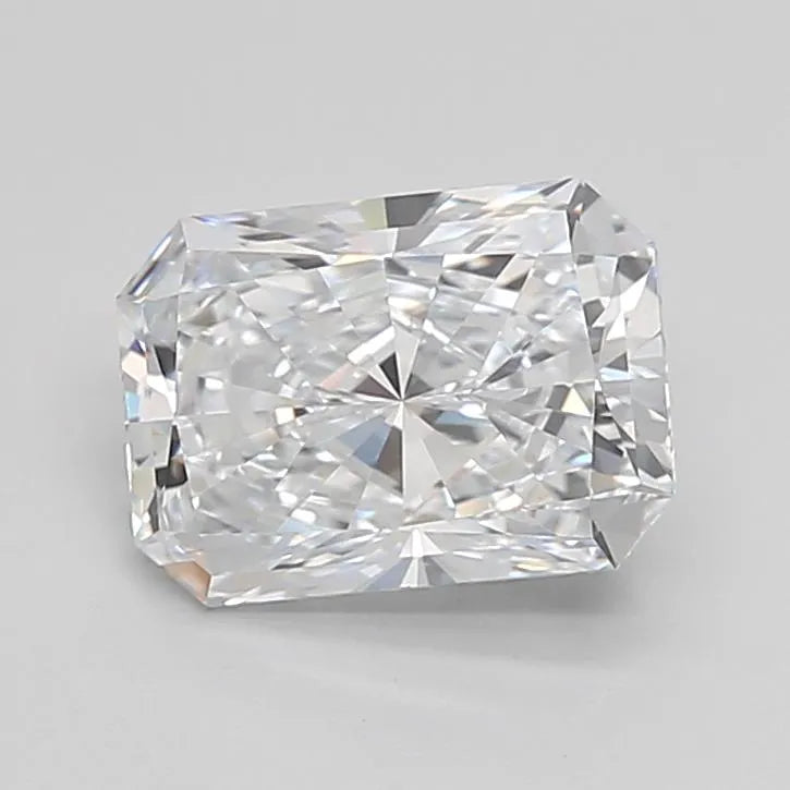 2.37ct Radiant Lab Grown Diamond (Colour E, Clarity VVS1, IGI Certified)