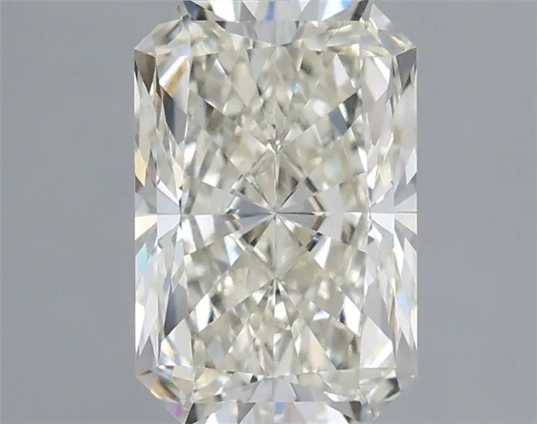 2.42ct Radiant Lab Grown Diamond (Colour H, Clarity VVS2, IGI Certified)