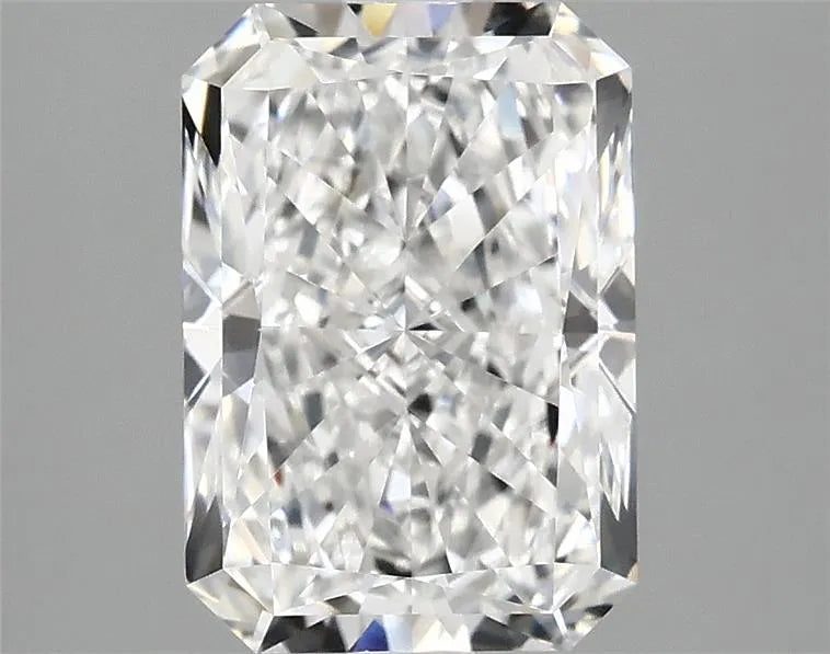 2.48ct Radiant Lab Grown Diamond (Colour E, Clarity VVS2, IGI Certified)