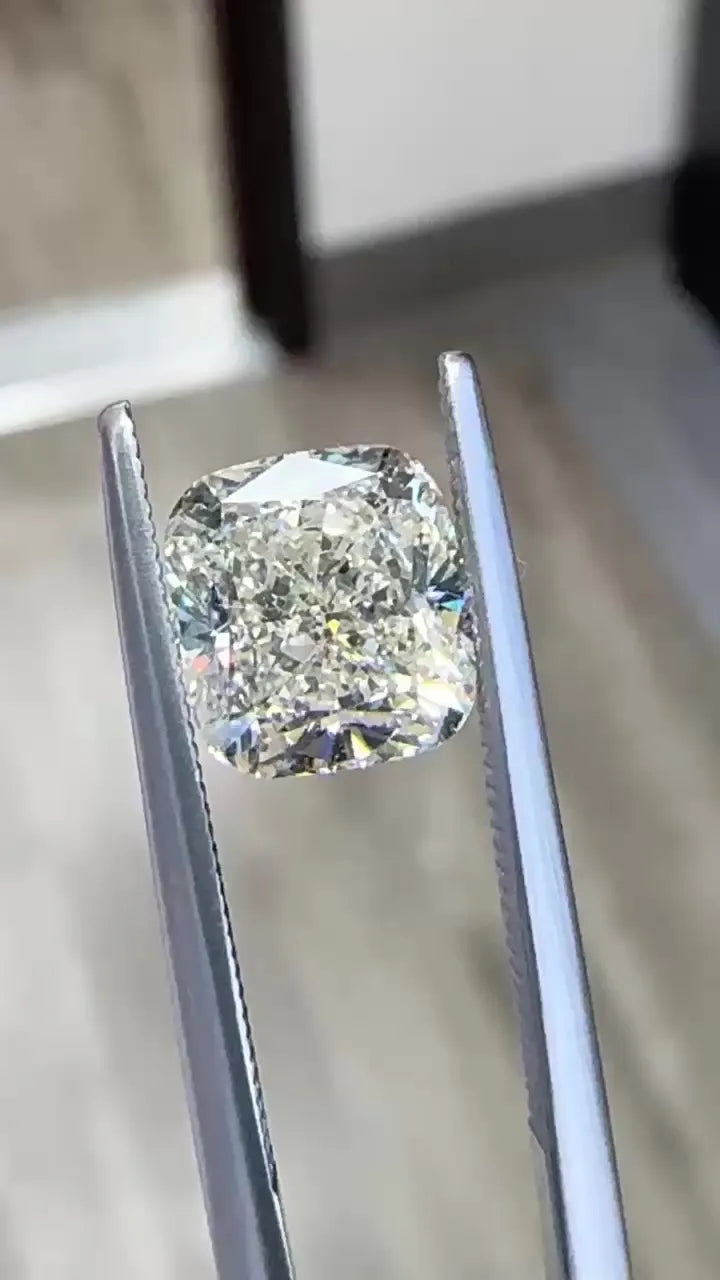 2.50ct Cushion brilliant Natural Diamond (Colour I, Clarity VS2, EGL Certified)