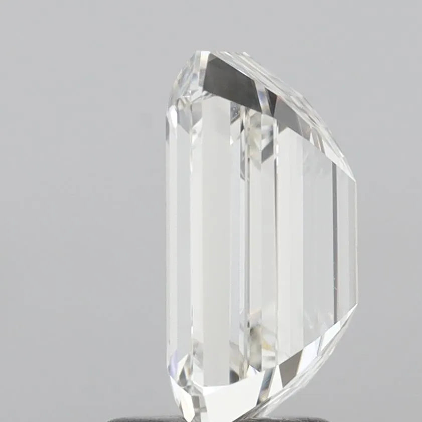 2.50ct Emerald Lab Grown Diamond (Colour G, Clarity VVS1, IGI Certified)