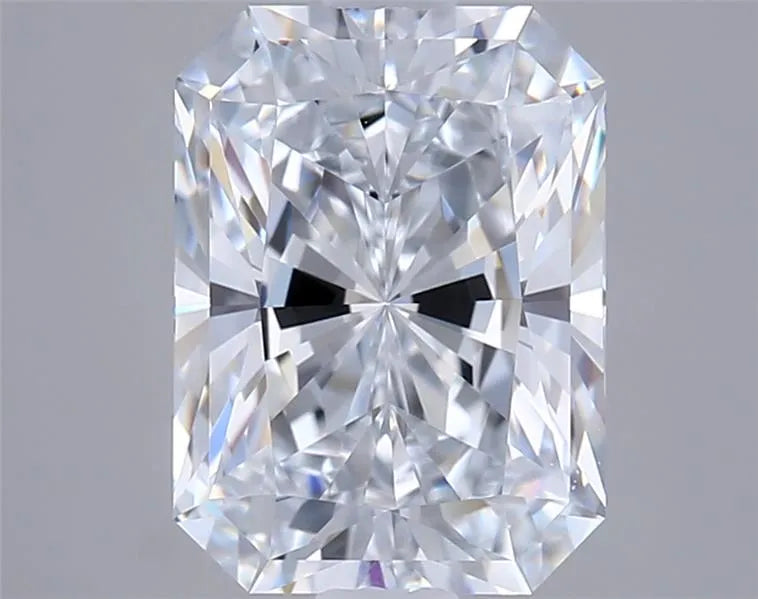2.51ct Radiant Lab Grown Diamond (Colour E, Clarity VVS1, IGI Certified)