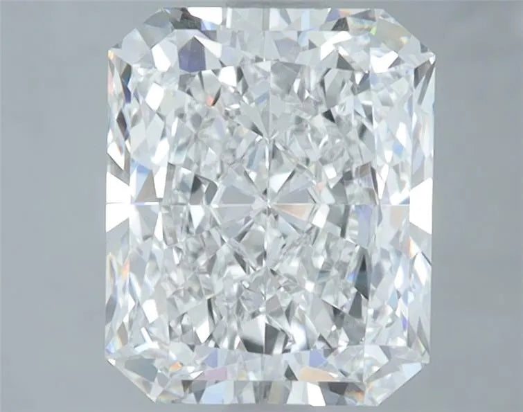 2.52ct Radiant Lab Grown Diamond (Colour E, Clarity VVS2, IGI Certified)
