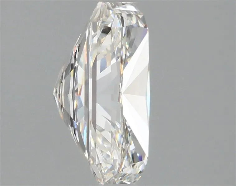 2.59ct Radiant Lab Grown Diamond (Colour G, Clarity VVS2, IGI Certified)