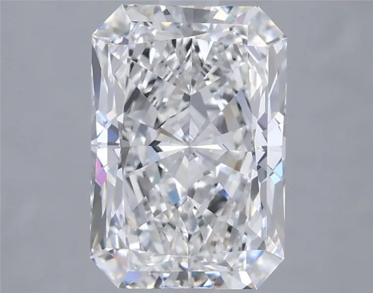2.60ct Radiant Lab Grown Diamond (Colour D, Clarity VVS2, IGI Certified)