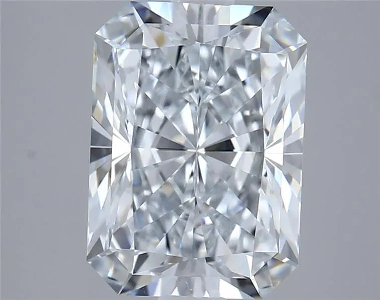 2.61ct Radiant Lab Grown Diamond (Colour E, Clarity VVS1, IGI Certified)