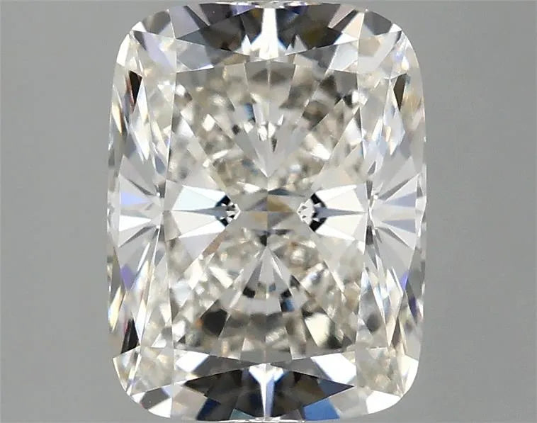 2.71ct Cushion modified Lab Grown Diamond (Colour G, Clarity VVS2, IGI Certified)