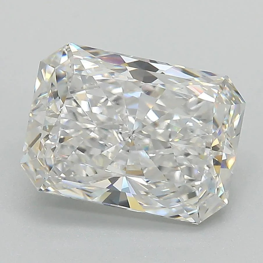 2.77ct Radiant Lab Grown Diamond (Colour E, Clarity VVS2, IGI Certified)