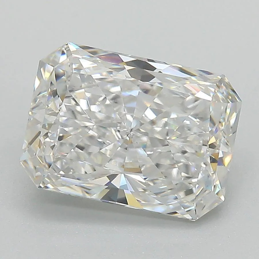2.77ct Radiant Lab Grown Diamond (Colour E, Clarity VVS2, IGI Certified)