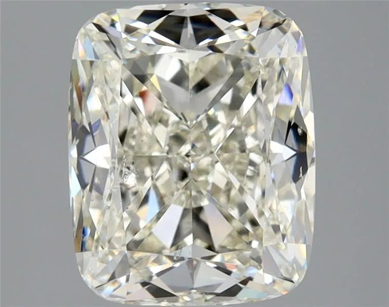 2.79ct Cushion modified Natural Diamond (Colour L, Clarity SI1, GIA Certified)