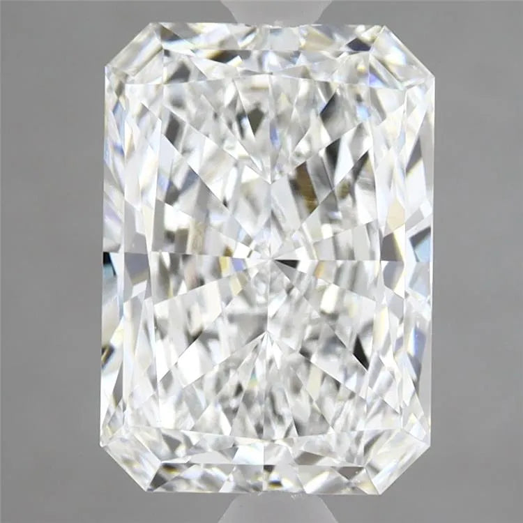 2.81ct Radiant Lab Grown Diamond (Colour E, Clarity VVS2, IGI Certified)