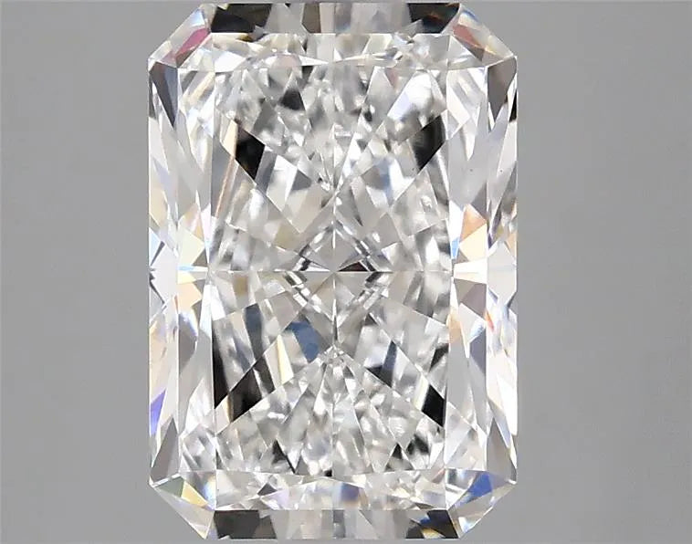 2.82ct Radiant Lab Grown Diamond (Colour E, Clarity VVS2, IGI Certified)