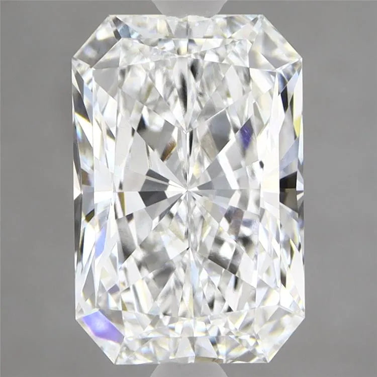 2.85ct Radiant Lab Grown Diamond (Colour D, Clarity VVS2, IGI Certified)