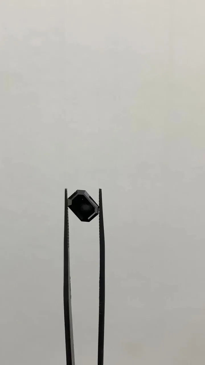 2.86ct Emerald Natural Diamond (Colour Fancy Black, Clarity VVS2, Cut EX, GIA Certified)